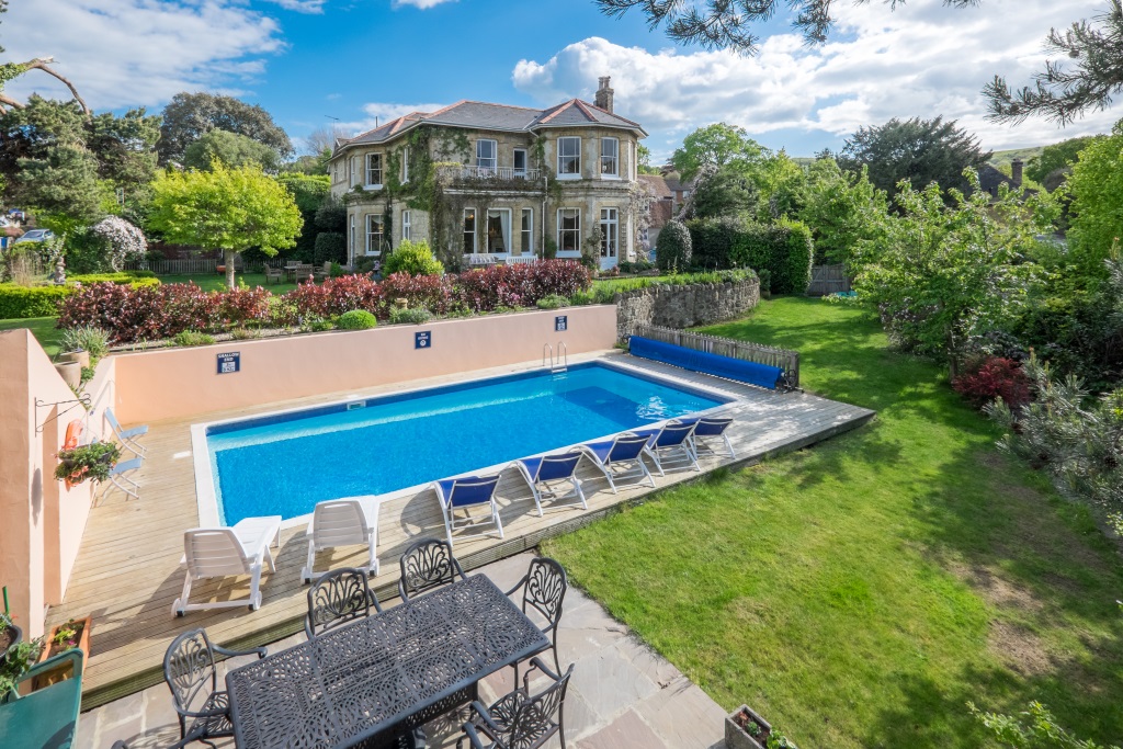 Luccombe Villa Holiday Apartments