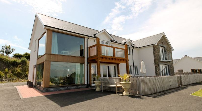 Bryncarnedd Cottages