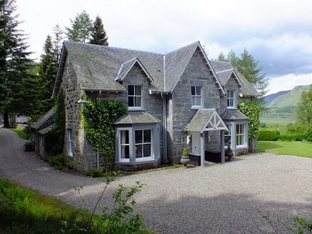 Lassintullich Lodge Holiday Cottages