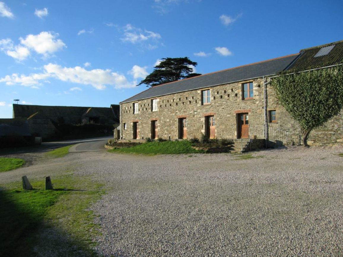 Bodrugan Barton Cottages