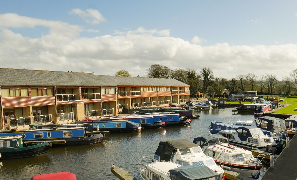 Tewitfield Marina