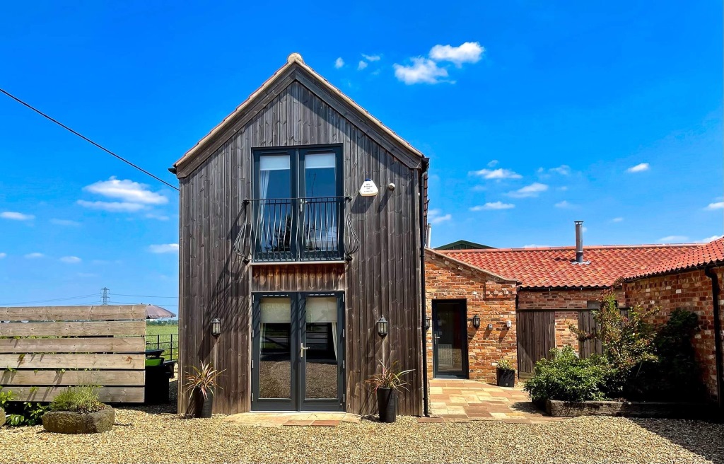 Redroofs Barn & Shepherds Hut