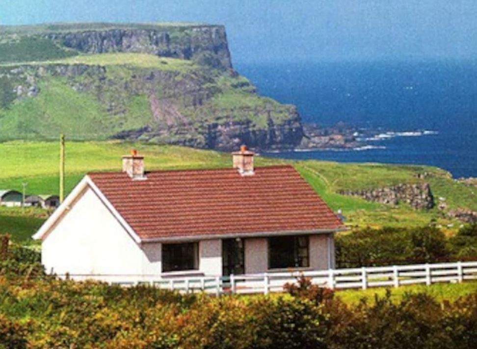 Ballinastraid Farm Cottage