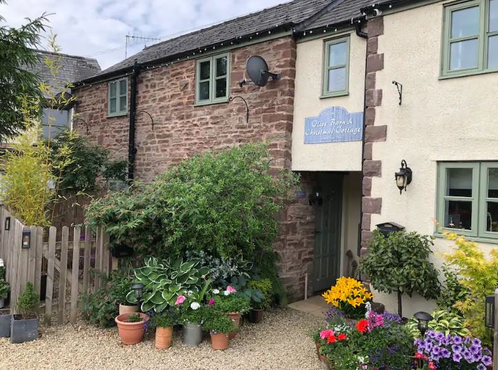 Christmas Cottage & Olive Barn