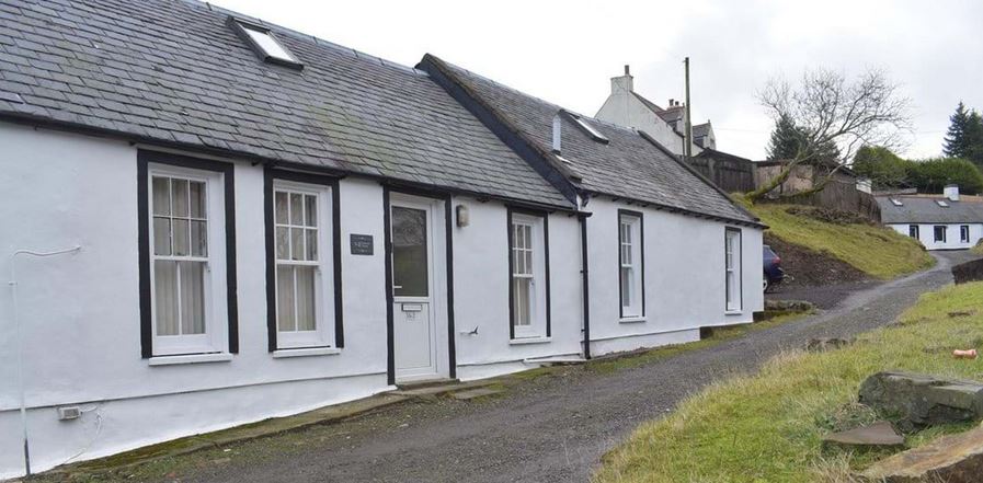 No 1/2 Dialknowe Holiday Cottage