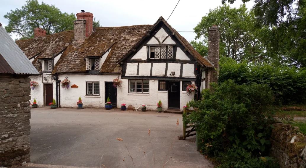 Fernhall Farm Holiday Cottage & Shepherds Hut