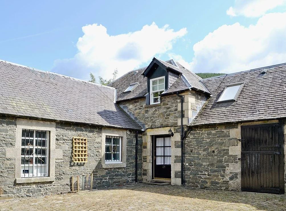 The Steading at Hearthstanes Estate