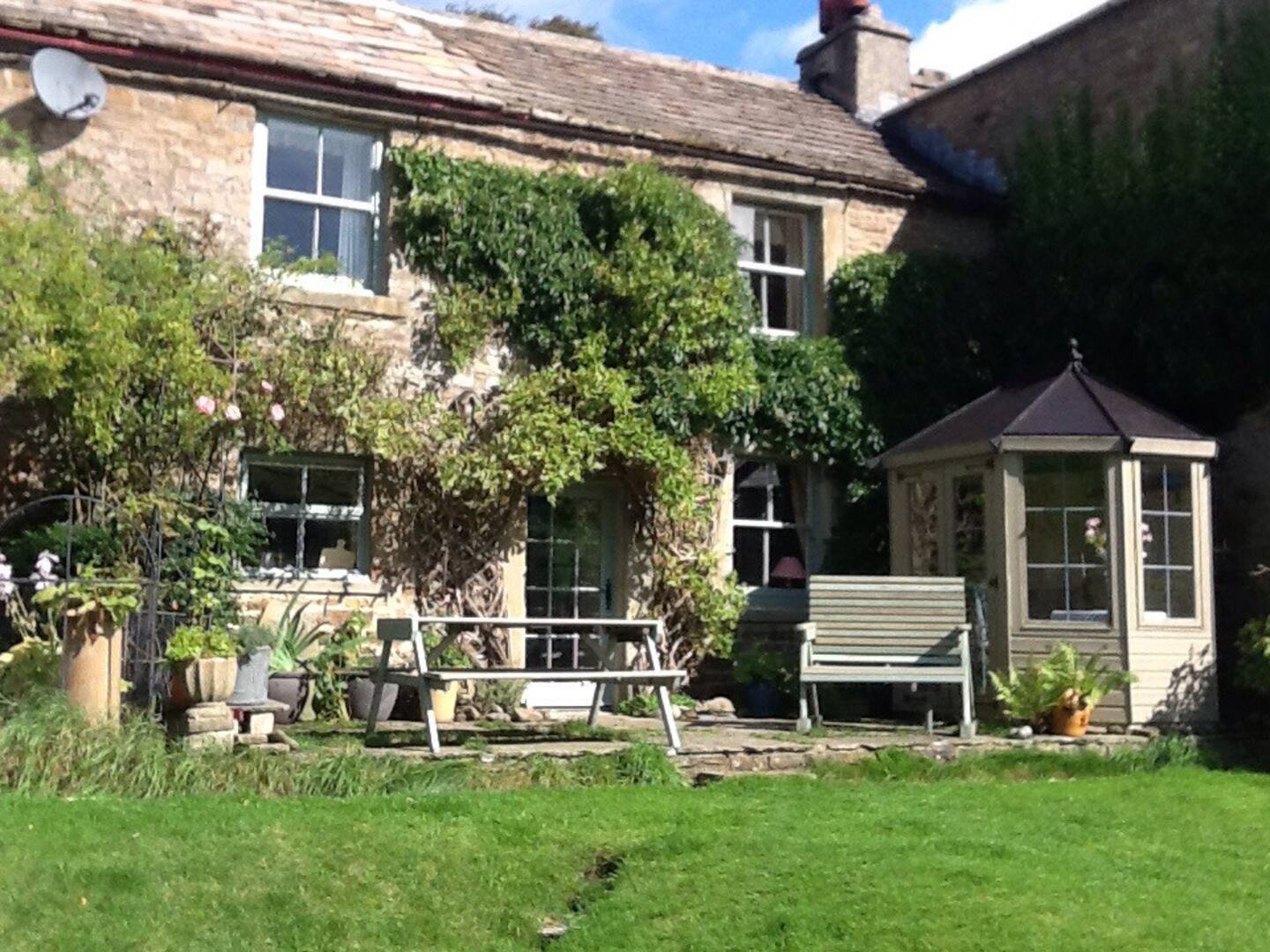 Intake Cottage & Swallows Byre